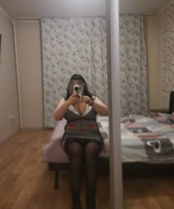Живу в Москве. У меня широкий спектр услуг, которые оставят вас в полном восторге. Я могу исполнить все ваши фантазии и побаловать вас нежностью и страстью. У меня есть отличные отзывы, которые подтверждают мою профессиональность и умение доставить удовольствие. Фото настоящие, без фотошопа, чтобы вы точно знали, кого ожидать. Если вы ищете искреннюю и приятную компанию, обращайтесь ко мне. Я обещаю сделать ваше время в Москве незабываемым. 😘 Ева